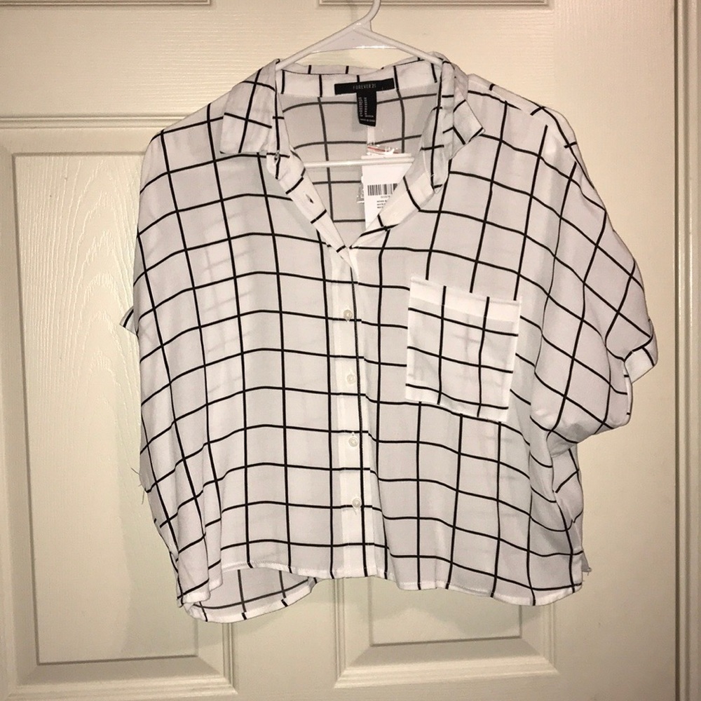 Woven black and white shirt